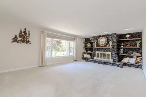 Living - 8908 E 1400 North Rd, Bloomington, IL 61705 photo 1 of 5