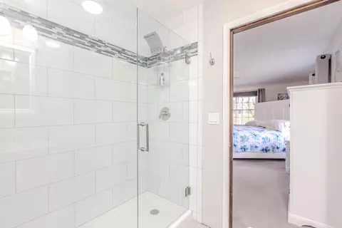 Bath - 8908 E 1400 North Rd, Bloomington, IL 61705 photo 4 of 6