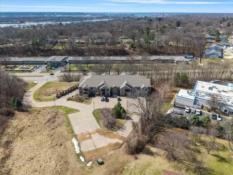 1227 E Kimberly Rd #5A, Bettendorf, IA 52722