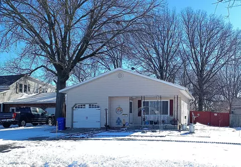 446 Dwight St, Kewanee, IL 61443
