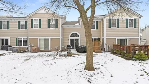 Exterior - 4013 Oak Tree Ln, Plainfield, IL 60586 photo 2 of 2