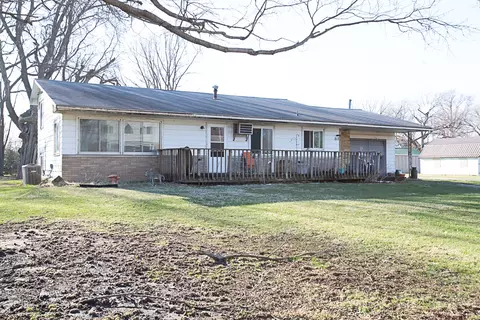 Exterior - 213 N 2nd St, Secor, IL 61771 photo 1 of 4