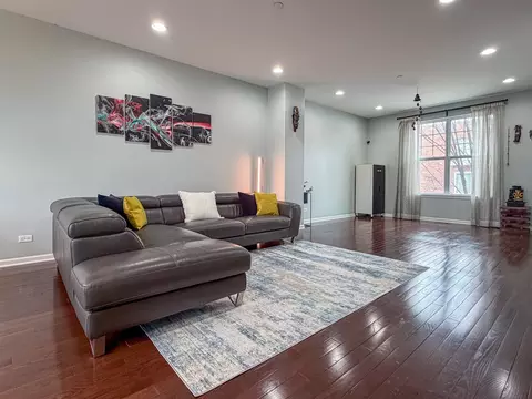 Living - 503 Lexington Ln, Rolling Meadows, IL 60008 photo 1 of 4