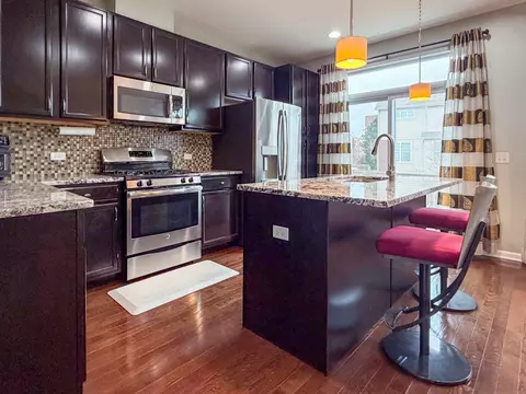 Kitchen - 503 Lexington Ln, Rolling Meadows, IL 60008 photo 2 of 4