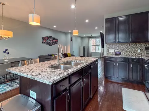 Kitchen - 503 Lexington Ln, Rolling Meadows, IL 60008 photo 3 of 4