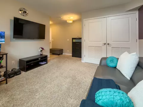 Living - 503 Lexington Ln, Rolling Meadows, IL 60008 photo 4 of 4