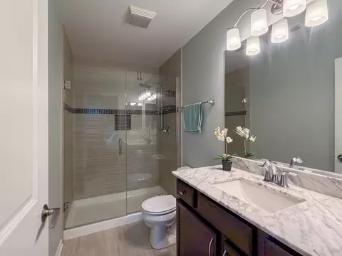 Bath - 503 Lexington Ln, Rolling Meadows, IL 60008 photo 1 of 3