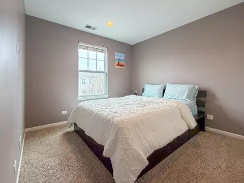 Bedroom - 503 Lexington Ln, Rolling Meadows, IL 60008 photo 3 of 4