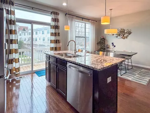 Kitchen - 503 Lexington Ln, Rolling Meadows, IL 60008 photo 4 of 4