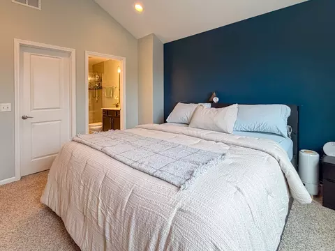 Bedroom - 503 Lexington Ln, Rolling Meadows, IL 60008 photo 2 of 4