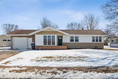 1245 8th Ave N, Clinton, IA 52732