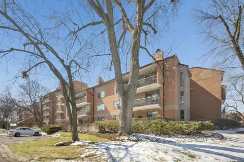 44 Park Ln #232, Park Ridge, IL 60068