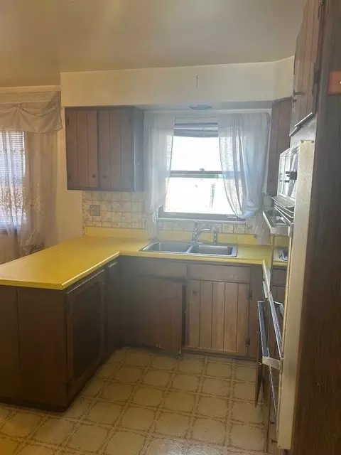 108 E Burlington St #B, Riverside, IL 60546 photo 5