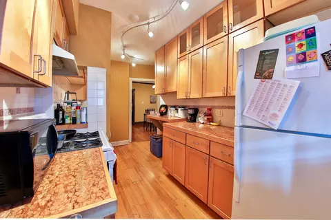 Kitchen - Undisclosed, Chicago, IL 60614 photo 3 of 6