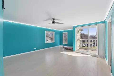 Living - 1110 Sausalito Ct, Bartlett, IL 60103 photo 3 of 4
