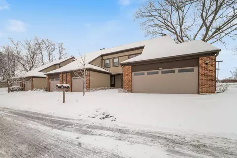 Exterior - 302 Linden Ln, Wheeling, IL 60090 photo 2 of 3