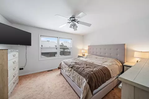 Bedroom - 302 Linden Ln, Wheeling, IL 60090 photo 1 of 3