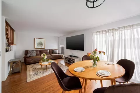 Living - 302 Linden Ln, Wheeling, IL 60090 photo 1 of 4