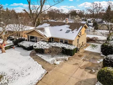 1505 W Euclid Ave, Arlington Heights, IL 60005