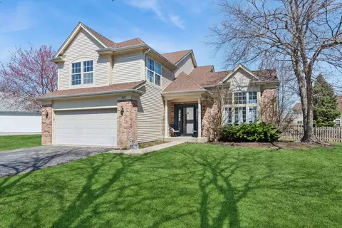 909 Brompton Cir, Bolingbrook, IL 60440