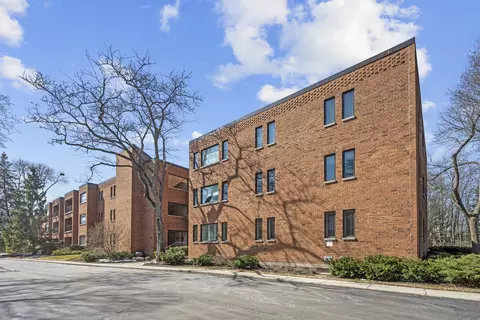 105 E Laurel Ave #106, Lake Forest, IL 60045