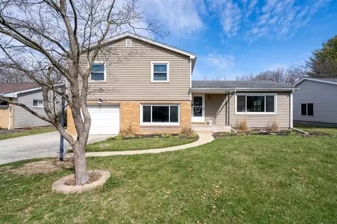 Exterior - 600 Sheridan Rd, Normal, IL 61761 photo 2 of 7