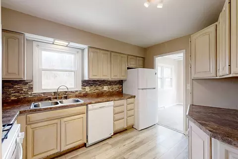 Kitchen - 600 Sheridan Rd, Normal, IL 61761 photo 3 of 3