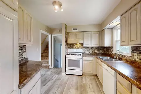 Kitchen - 600 Sheridan Rd, Normal, IL 61761 photo 2 of 3