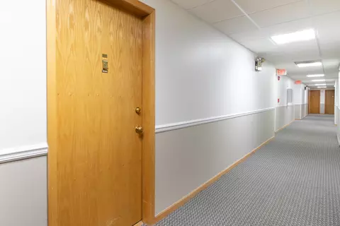 Entry Way - 555 S River Rd #607, Des Plaines, IL 60016 photo 1 of 1