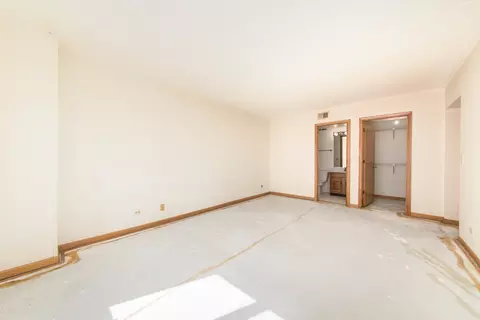 Bedroom - 555 S River Rd #607, Des Plaines, IL 60016 photo 2 of 2
