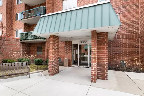 Exterior - 555 S River Rd #607, Des Plaines, IL 60016 photo 2 of 5