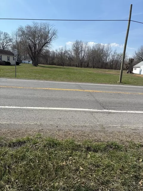 000 Benton Rd, Mount Vernon, IL 62864