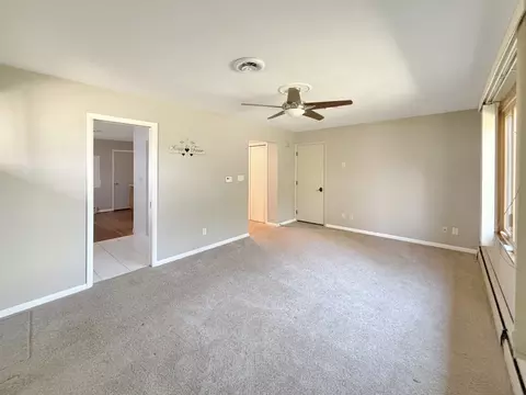 Living - 1318 Ridgefield Rd, Freeport, IL 61032 photo 6 of 7