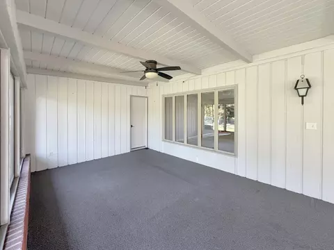 Exterior - 1318 Ridgefield Rd, Freeport, IL 61032 photo 8 of 13
