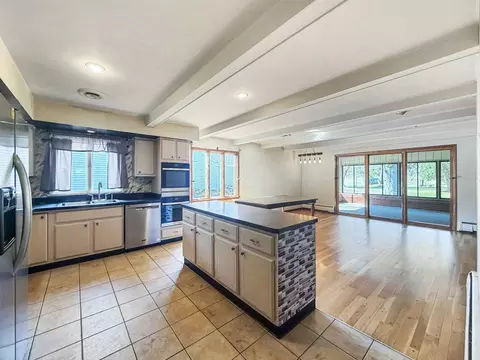 Kitchen - 1318 Ridgefield Rd, Freeport, IL 61032 photo 1 of 4