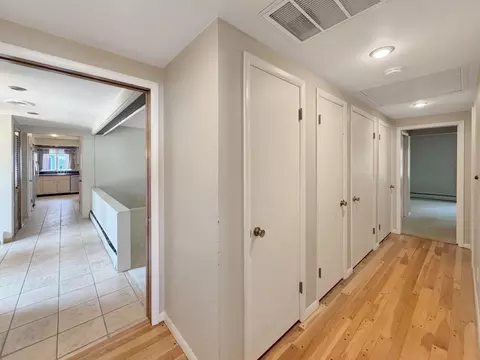 Entry Way - 1318 Ridgefield Rd, Freeport, IL 61032 photo 2 of 2