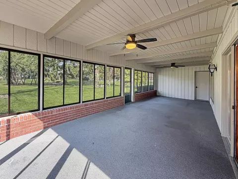 Exterior - 1318 Ridgefield Rd, Freeport, IL 61032 photo 10 of 13