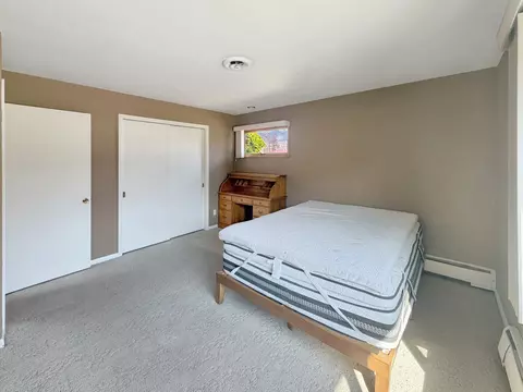 Bedroom - 1318 Ridgefield Rd, Freeport, IL 61032 photo 2 of 3