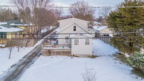 513 N Park St, Westmont, IL 60559