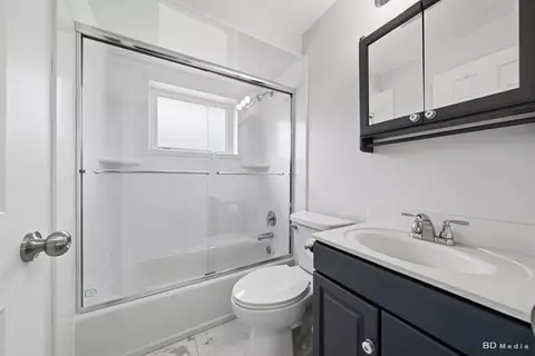 Bath - 14841 Trumbull Ave, Midlothian, IL 60445 photo 2 of 2