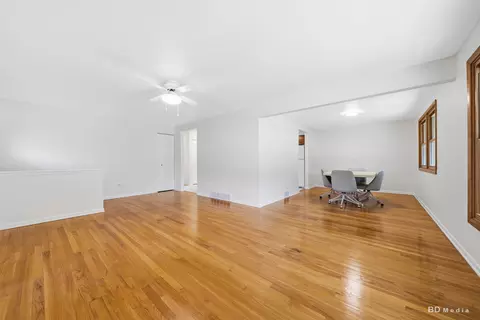 Living - 14841 Trumbull Ave, Midlothian, IL 60445 photo 2 of 2