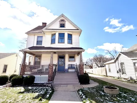 700 W Main St, Clinton, IL 61727
