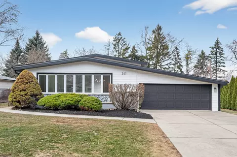 241 E Schick Rd, Bloomingdale, IL 60108