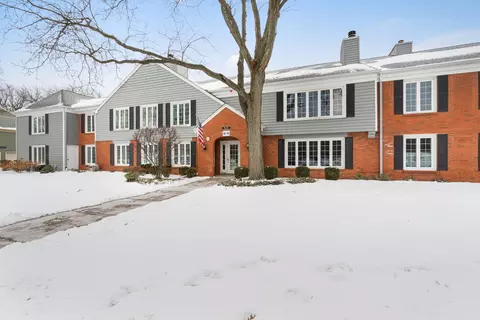 1112 Iroquois Ave #12, Naperville, IL 60563