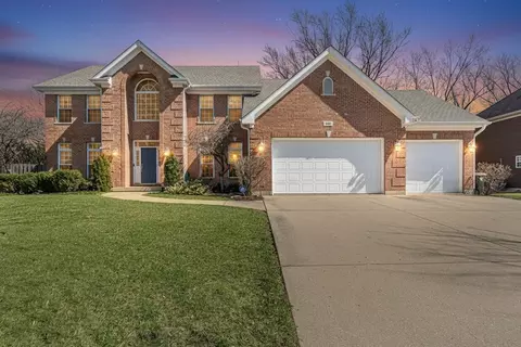 385 N Chalary Ct, Palatine, IL 60067