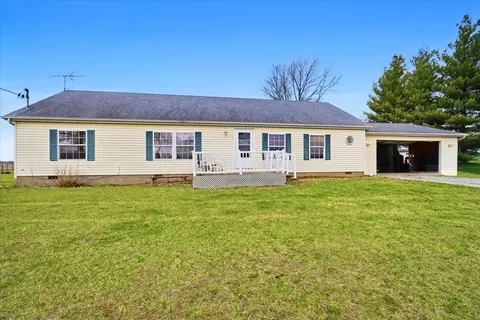 6009 Park Rd, Clinton, IL 61727