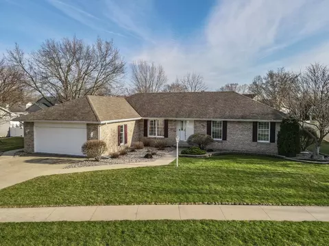214 Greenbriar Ln, Bourbonnais, IL 60914