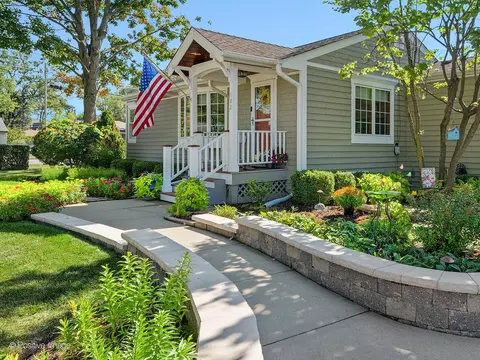 182 E Hale St, Elmhurst, IL 60126 photo 3