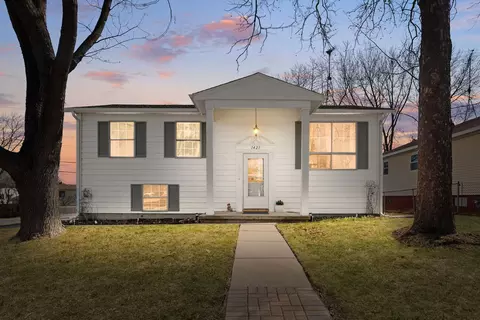 1421 Barberry Ln, Round Lake Beach, IL 60073