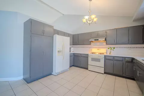 Kitchen - 2813 Joe Adler Dr, Plainfield, IL 60586 photo 3 of 3
